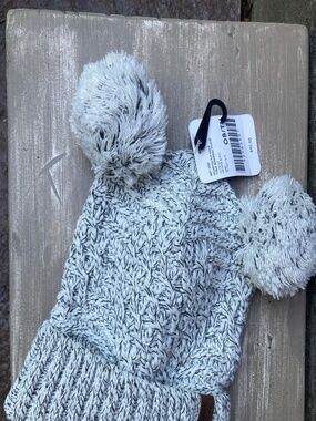 Roots Pom Pom Toque (NWT)